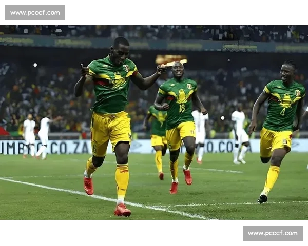 世界足球最新动态：顶级联赛赛程比分与球星表现解析